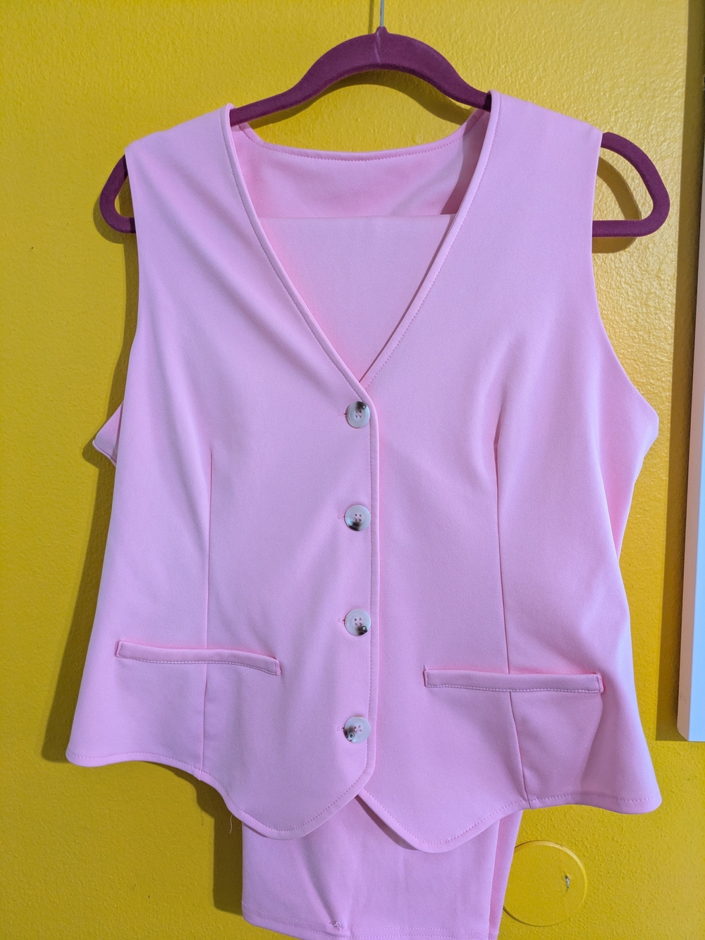 Pink Women's Sleeveless Button Vest Set